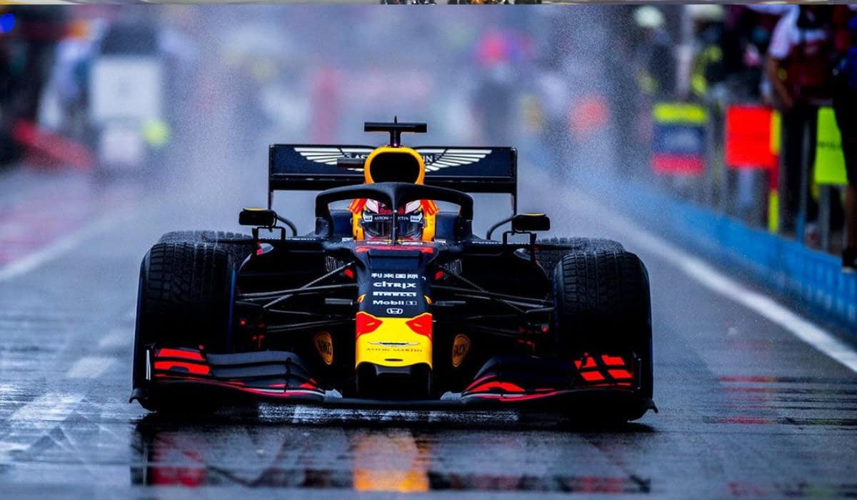 Formula 1 introduction – check out the guide on the rules, format, and current teams yourself.