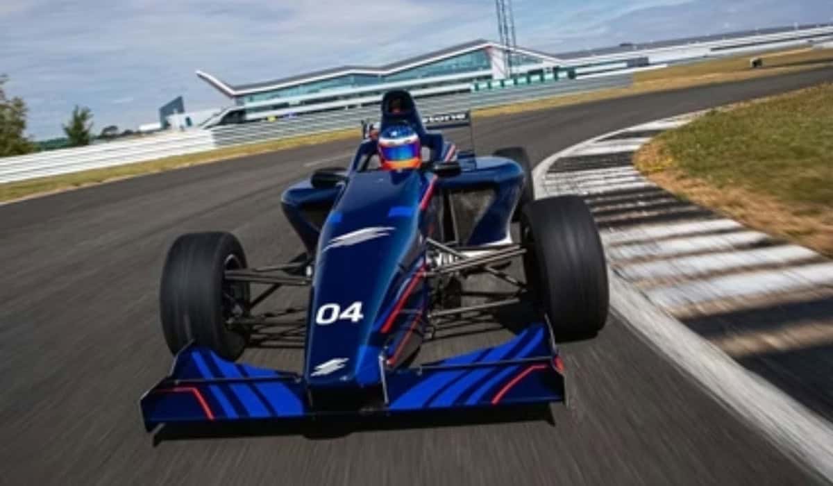 How Fast Do Formula 1 Cars Go? Top Speed, Acceleration
