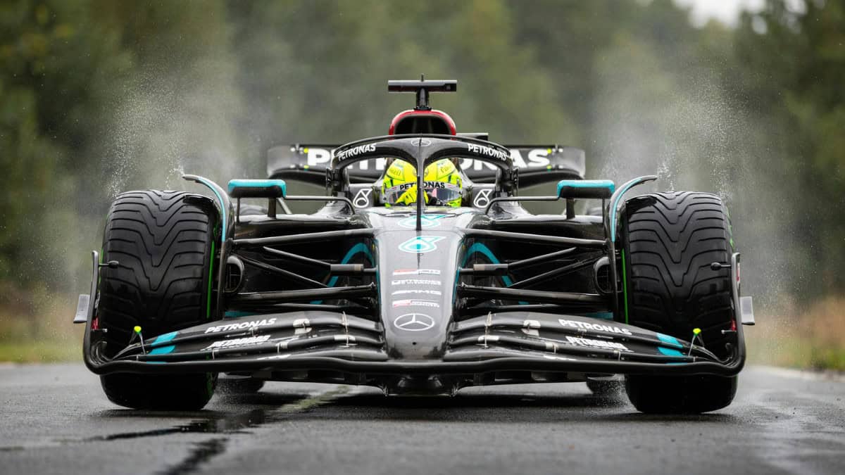 How Fast Do Formula 1 Cars Go? Exploring Top Speed, Acceleration and F1 Records